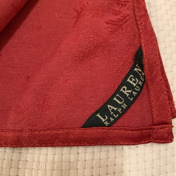 RL Set of 4 Red Snowflakes Print Napkins - Picture 7 of 7